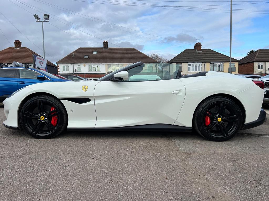 [DIRECT IMPORT] 2020 Ferrari Portofino White Convertible Coupe Sports Car with 4 Seats 3.8T V8 F1 DCT - Malaysia Ferrari Car for Sale
