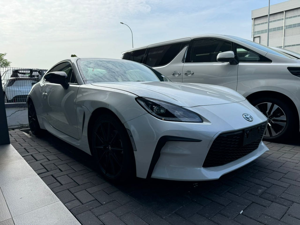 [NEW ARRIVAL] 2023 Toyota GR86 2.4 RZ Coupe Manual (6-Speed) - White Coupe (2023) - Malaysia Recond Car