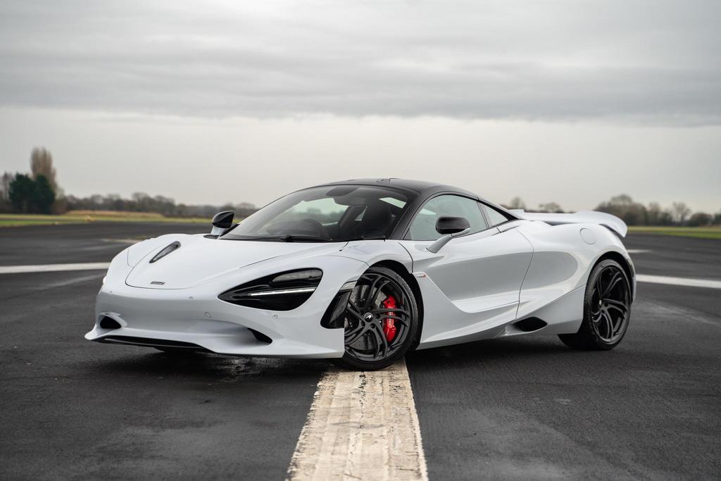 2024 McLaren 750S - White Coupe Sports Car with Butterly Doors and 2-Seats 4.0T Twin-Turbo V8 SSG (Black- Grey Interior) - Malaysia McLaren Car Price for Sale Promotion [DIRECT IMPORT]